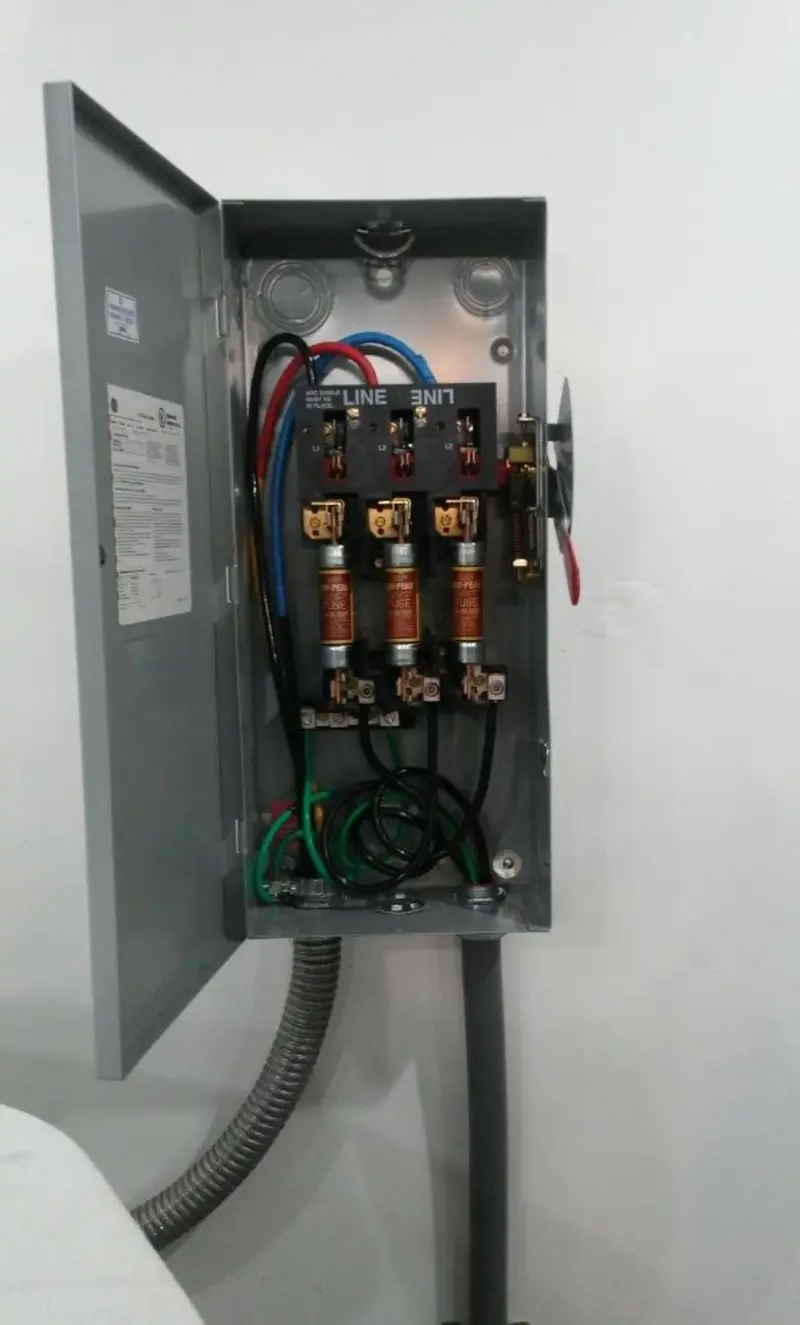 Three-phase disconnect switch installed for Electrical Wiring & Rewiring in Arizona City